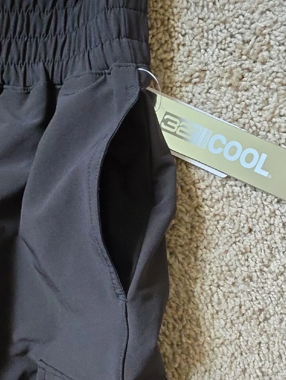 32 Cool black cargo
